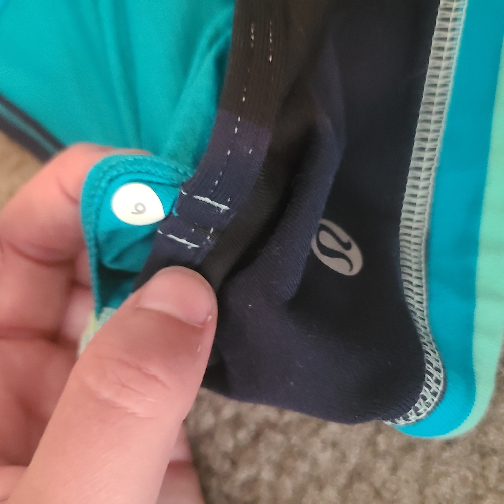 Lululemon Black and Teal Sports Bra/Tank - Picture 2 of 8